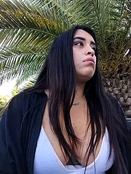 Chat XXX en directo de MissNyraSecret