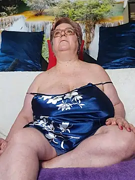 Chat XXX en directo de QueenPammy1