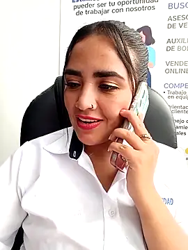 Czat XXX na żywo – MAYE__13