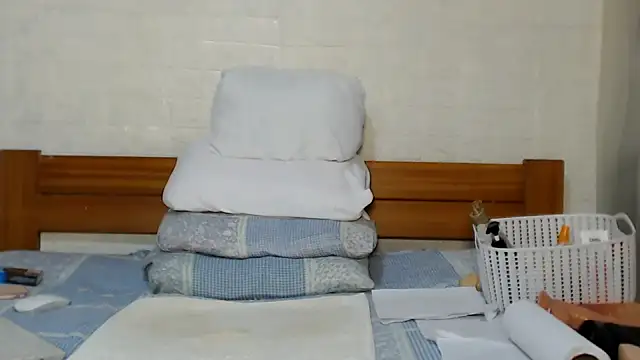 awild_kitten's Webcam Show