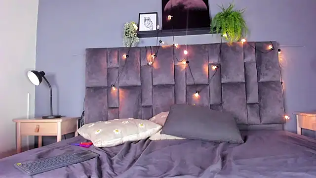 XXX chat uživo modela Meganlove__