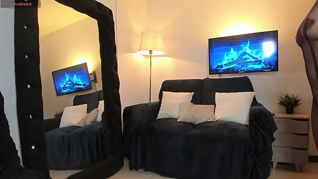 whitneyhot's Live XXX Chat