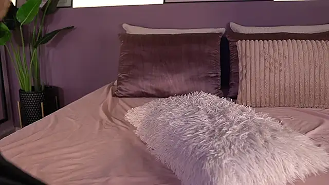 IzzyWildのライブXXXチャット