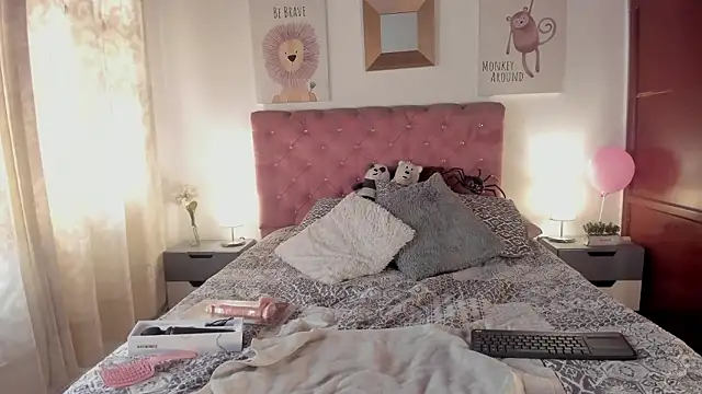 CelessteRedds: вебкам-шоу