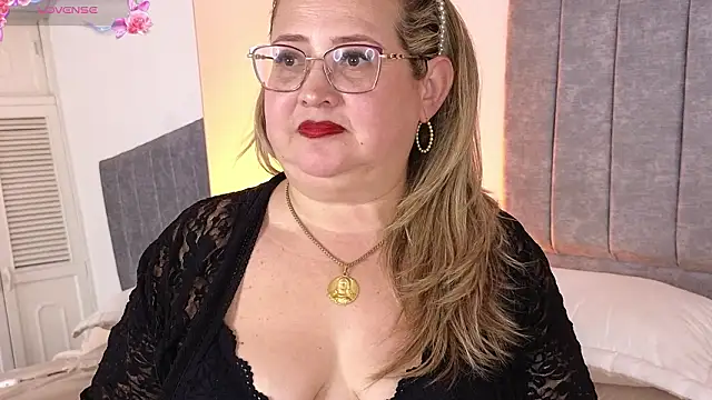 CurvyRosse_'s Live XXX Chat