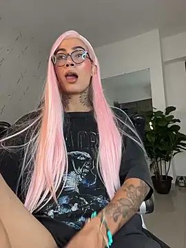 miss_tatiana_: διαδικτυακό σόου στην κάμερα