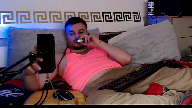 Chat +18 de FuckToyBoy69 ao vivo