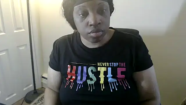 Sexymona1218 即時 XXX 聊天