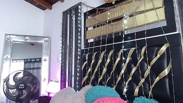 Chat +18 de mailyn_gold ao vivo