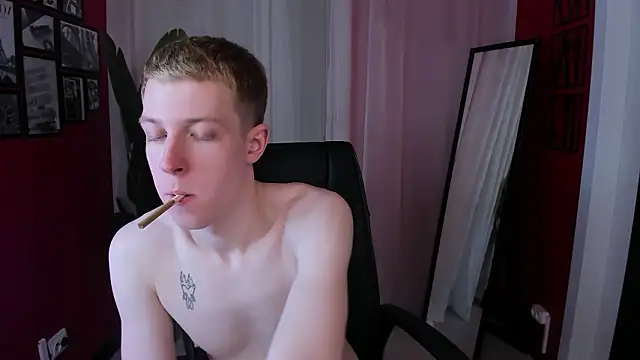 Dylan_Norton élő XXX-chatje