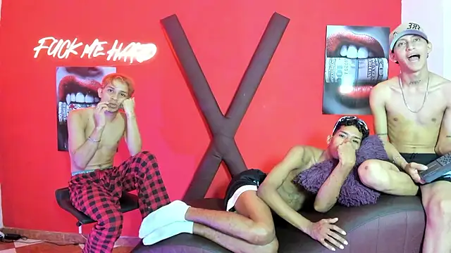 BOYS_PLAY élő XXX-chatje