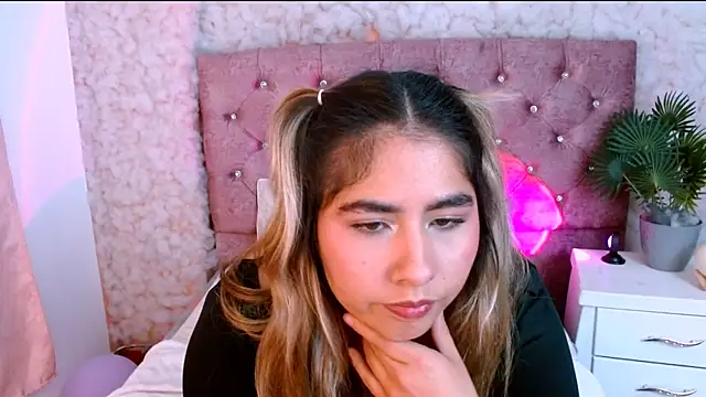 Sofiazaf_'s Live XXX Chat