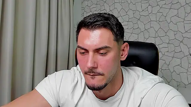 Chat +18 de ClintMasters ao vivo