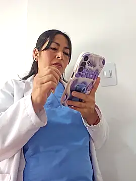 Chat XXX ao vivo de JustSamantha_