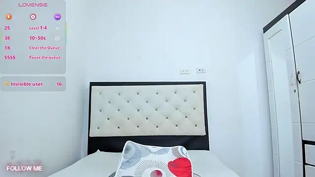 CuteLatinaxx: онлайн-секс-чат