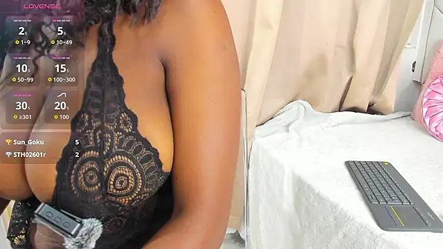 GianinaLewis: онлайн-секс-чат