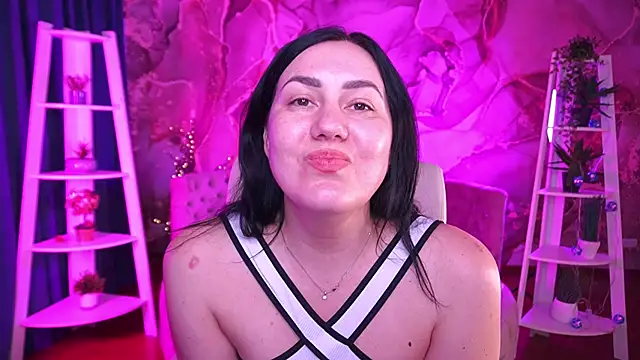 دردشة VelvetLuck الجنسية المباشرة