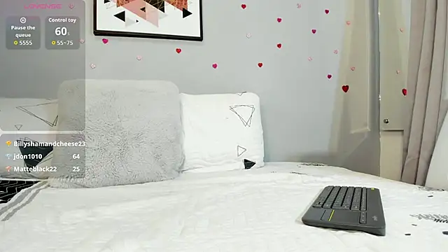 XXX chat uživo modela PauleteW10