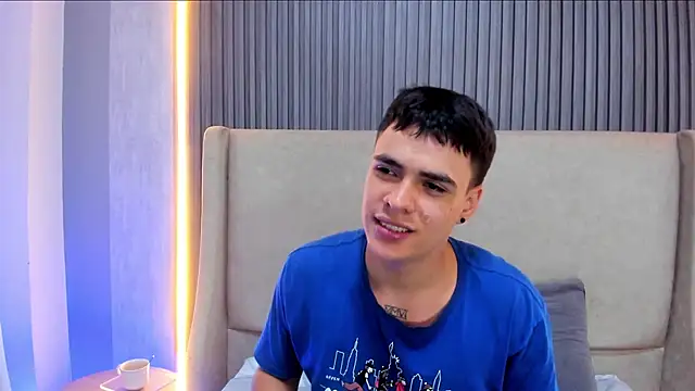 BenitoSaenzのライブXXXチャット