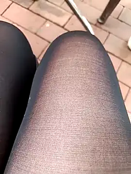 tata_sanz_'s Live XXX Chat