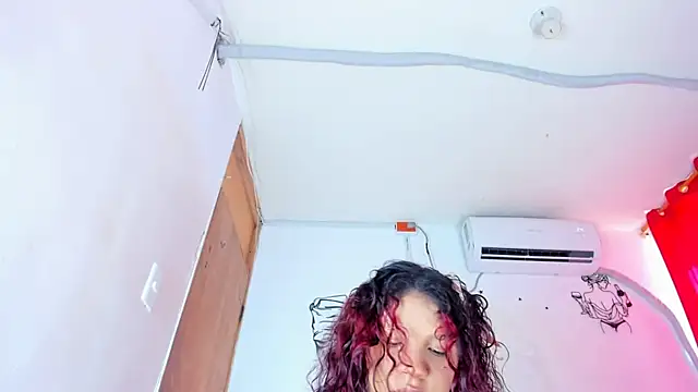 Emily_Coper18 élő XXX-chatje