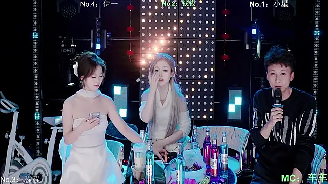 ZZ00033Sn Live XXX chat