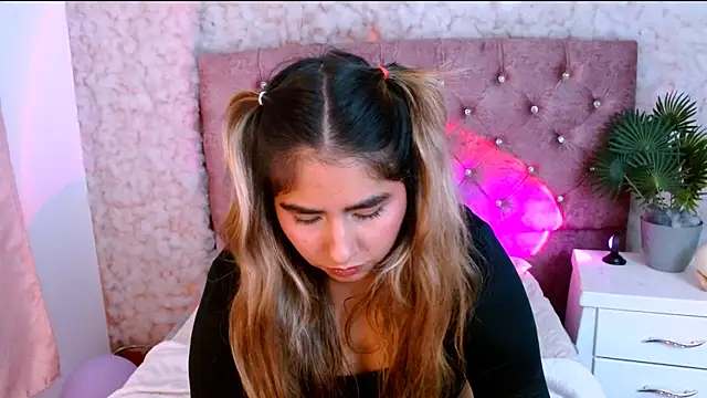 Chat +18 de Sofiazaf_ ao vivo