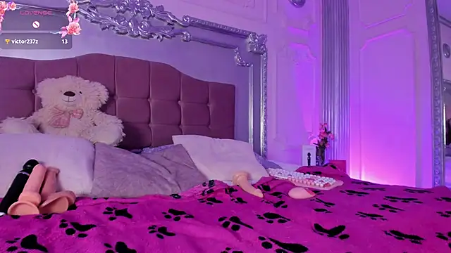 Chat +18 de Antonela_Bird ao vivo