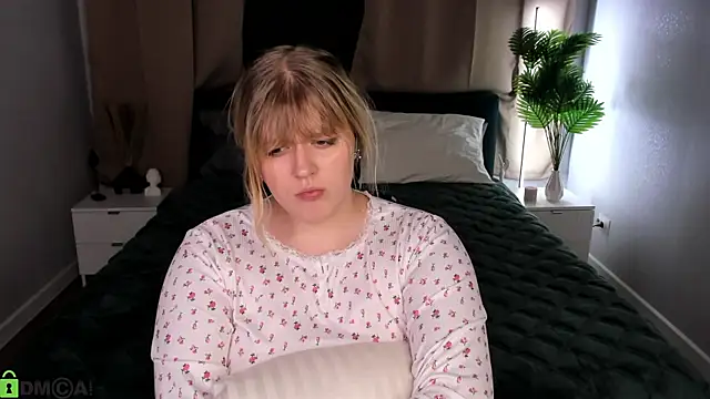 XXX chat uživo modela luna_c0ra