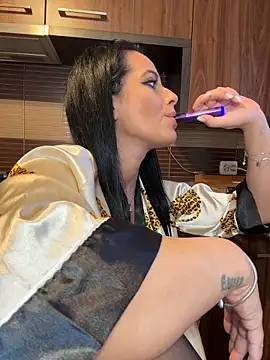 دردشة Hotmomcheckk_ الجنسية المباشرة