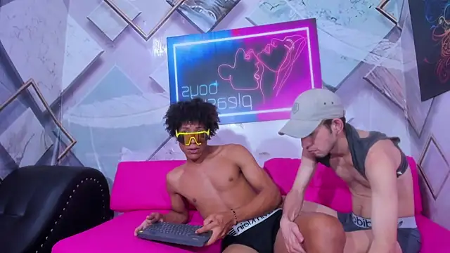 Spicy_guys 即時 XXX 聊天