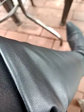 tata_sanz_ élő XXX-chatje