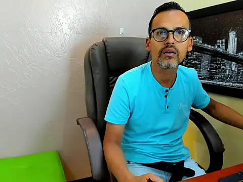 Oswalldo__'s Live XXX Chat