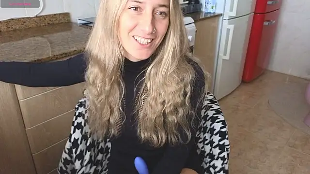 Онлайн чат XXX Lunamix