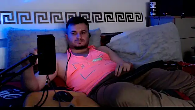 FuckToyBoy69 Adlı Modelin Canlı XXX Sohbeti