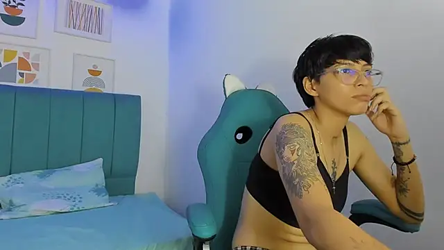 ivyheat3's Live XXX Chat