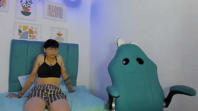 ivyheat3's Live XXX Chat