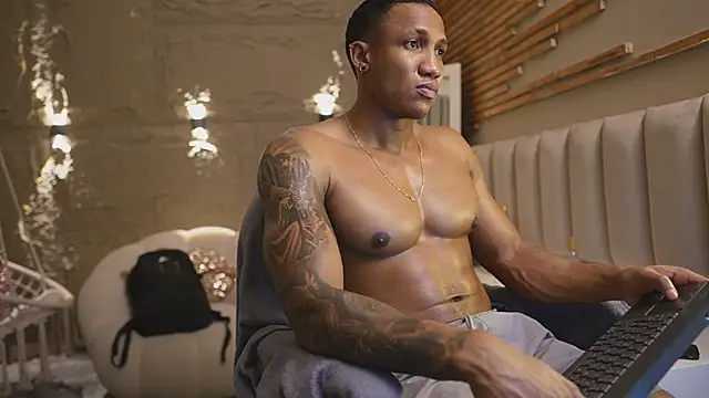 Chat XXX Live Logan_Varela