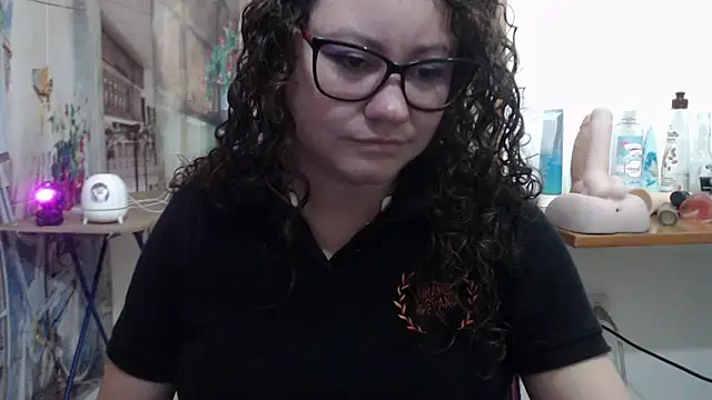 curly_greeneyedn Live XXX chat