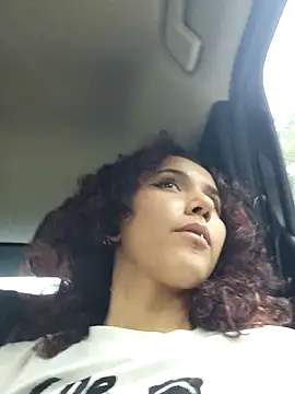 Isabella_Stark Adlı Modelin Canlı XXX Sohbeti