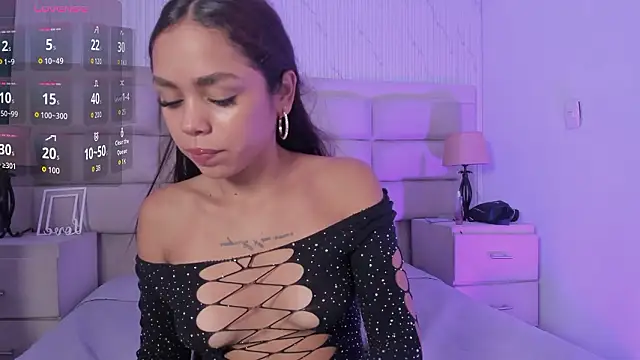 Živý XXX chat CarolineFyre