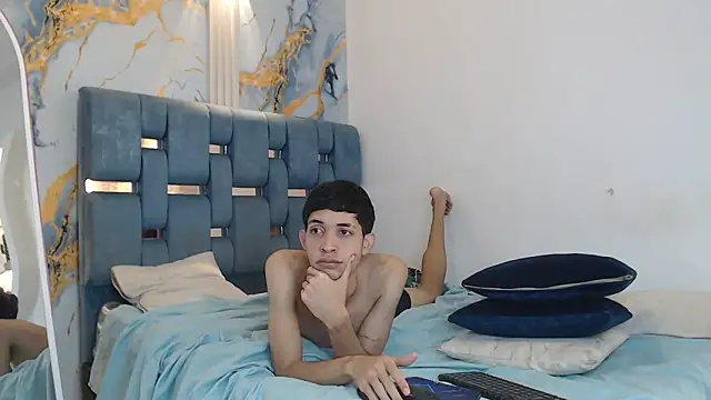 GOLD_BOYS Adlı Modelin Web Kamerası Şovu