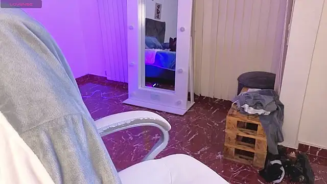 _sharlotte777 Chat XXX in diretta