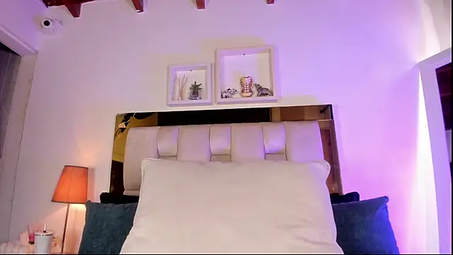 Chat +18 de emmy_r ao vivo