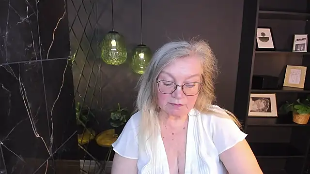 Chat +18 de NataliMellow ao vivo