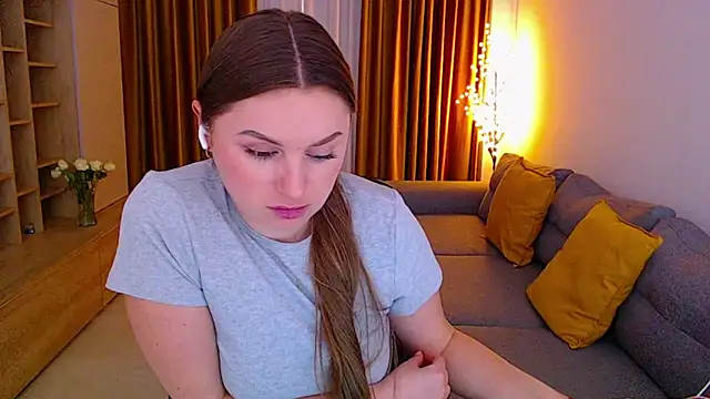 XXX chat uživo modela _Mia_Adams