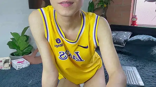 Andy_Belier23: απευθείας συνομιλία ΧΧΧ