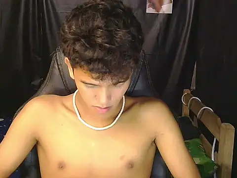 hugekenbigcock's Live XXX Chat