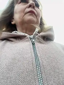 Irina2909@xh: онлайн-секс-чат