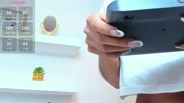 IsabellaMonet Chat XXX live